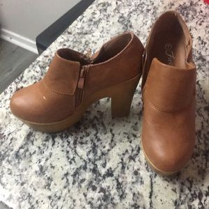 Faux-wood leather Booties